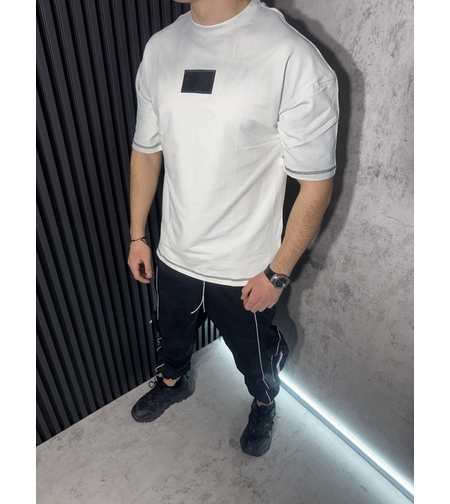 Тениска с Гумено Лого и Надпис