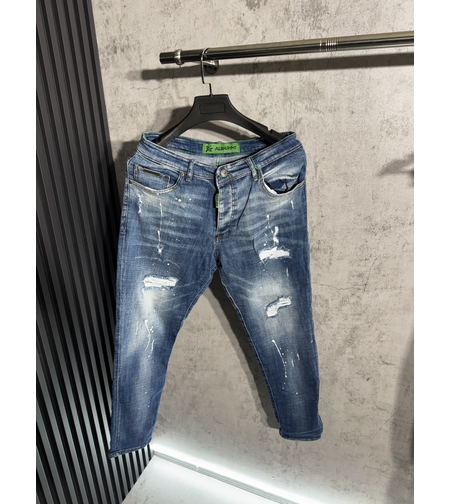 Мъжки Дънки в Светлосиньо с Пръски и Кръпки