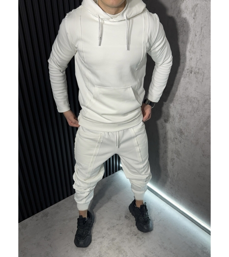 Спортен Екип с Декоративни Кантове