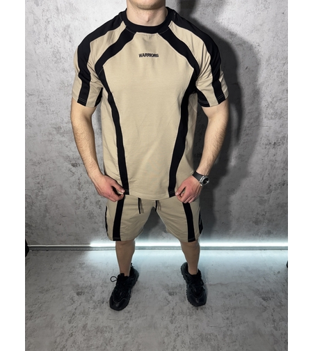 Къс Екип в Камелен Цвят с Черни Акценти