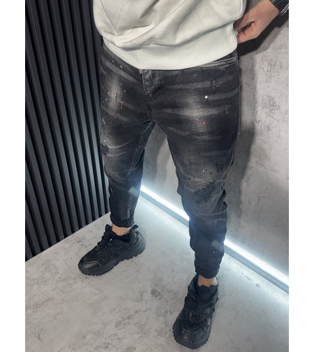 Мъжки Дънки в Черно с Кръпки и Бели и Червени пръски