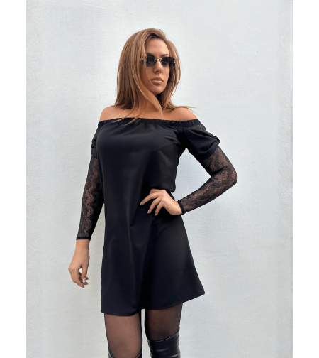 Черна рокля с дантелени ръкави