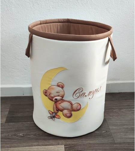 Кош за играчки  с апикация - Мече върху луна в кафяво