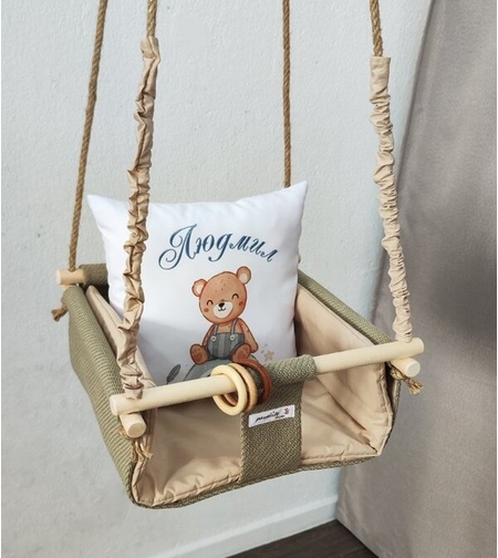 Бебешка люлка с принт на картинка - Мече върху дъга в бежово