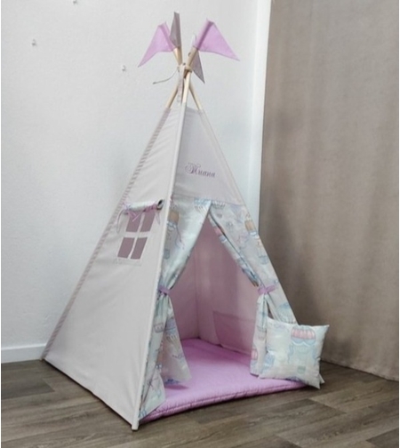 Едноцветна палатка в лилаво за момиче с дебело килимче - Въздушни балони и лила