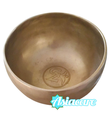 ОМ Ръчно кована гравирана пееща купа 10-16 см,  250-750 грама с дървено чукче