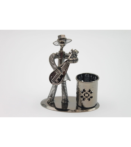 Музикант моливник - от метални части