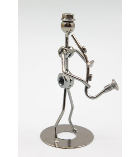 Музикант от метални части - САКСОФОНИСТ