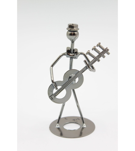 Музикант от метални част - КИТАРИСТ