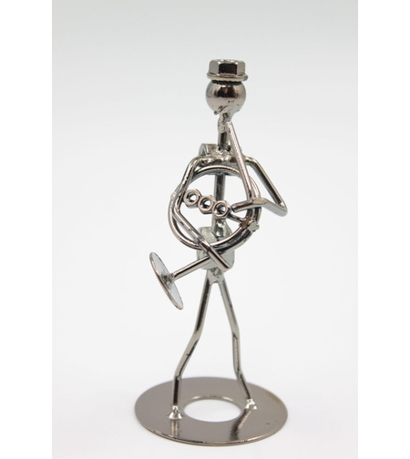 Музикант от метални части -ФРЕНСКИ РОГ