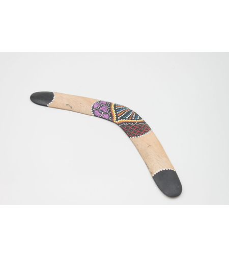 Бумеранг от дърво декориран - ръчна изработка