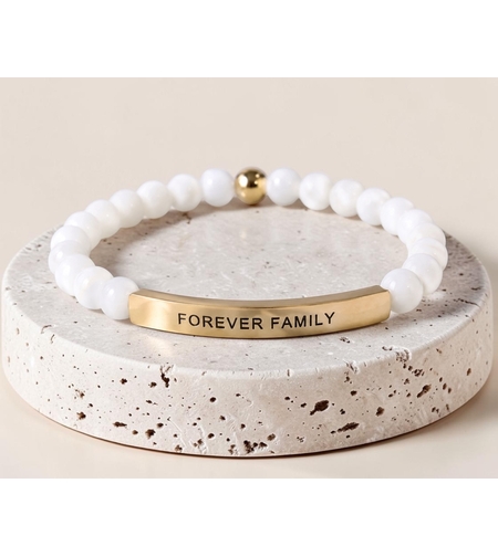 Гривна от бял хаулит „Forever Family“