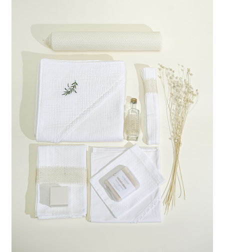 Trusou PREMIUM pentru botez, din muselină cu broderie Frunzuliță de bambus