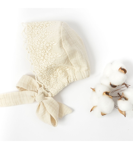 Boneta botez fetite, muselina crem, model NICOLE