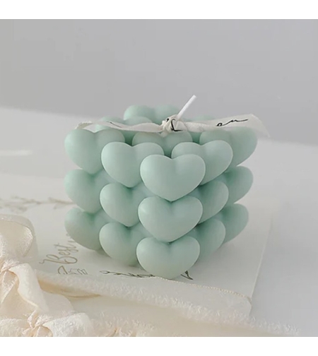 Lumanare Parfumata Decorativa, Flippy, Model Abstract Cub din Inimioare, Lumanare pentru Diferite Ocazii, 6 x 5.5 cm, Aroma de Salvie si Sare de Mare, Verde