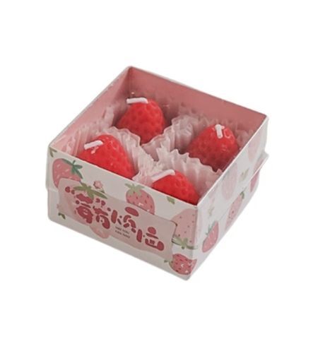 Set 4 Lumanari Parfumate, Flippy, Model Capsunici, Ardere 30 min, 52g, 6.3 x 6.3 x 3.8 cm, Rosu