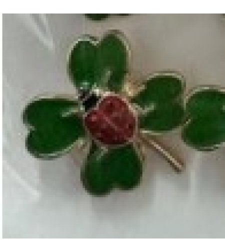 Martisor Brosa Mica in Cutie, Dimensiune Brosa 2.5-3 cm, Material Metal, Model Trifoi cu 4 Foi