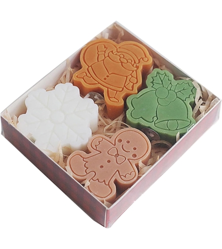 Set 4 Lumanari Parfumate, Flippy, Tema Craciun, din Parafina, 10.2 x 9.1 x 2.7 cm, Multicolor