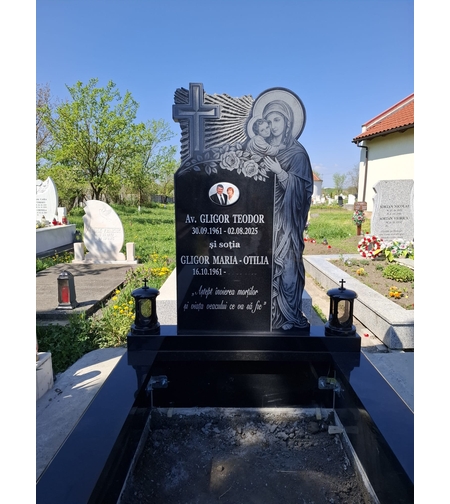 PRM-1837 MORMANT MASIV DIN GRANIT CU MONUMENTFUNERAR GRANIT GRAVAT