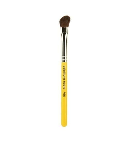 Bdellium Tools Travel Series Angled Shadow - Pensulă unghiulară pentru pleoape Nr. 766 T
