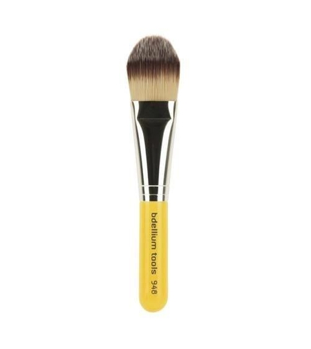 Bdellium Tools Travel Series Foundation - Pensulă pentru fond de ten Nr. 948 T