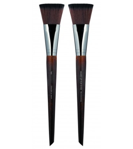 MAKEUP FOR EVER FLAT BLUSH BRUSH - PENSULĂ PLATĂ PENTRU FARD DE OBRAZ - NR. 146