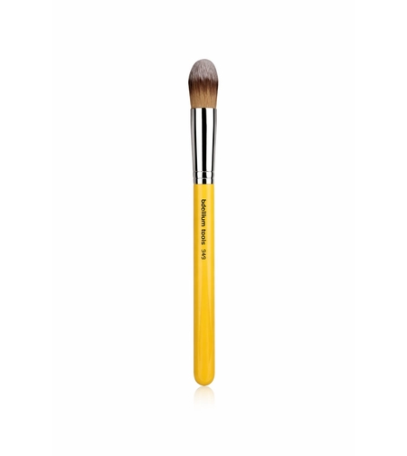 Bdellium Tools  Studio Series - Pointed Foundation - PENSULĂ PENTRU FOND DE TEN ȘI PRODUSE CREMOASE - 949 S