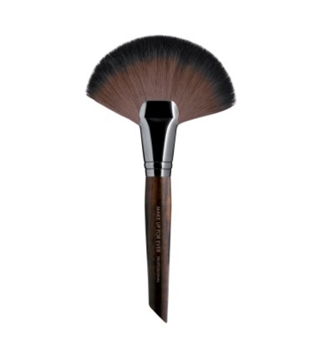 MAKEUP FOR EVER POWDER FAN BRUSH LARGE NR. 134