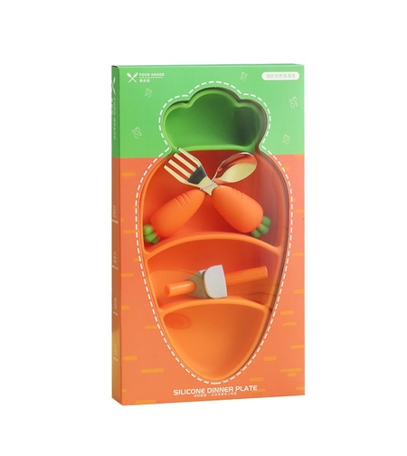 Set diversificare bebelusi Flippy, din silicon, 23.5 x 12.5 cm, 1 farfurie compartimentata in forma de morcov, lingurita si furculita, pai, perie pai, fara alergeni, ventuza fixare, forma creativa, portocaliu