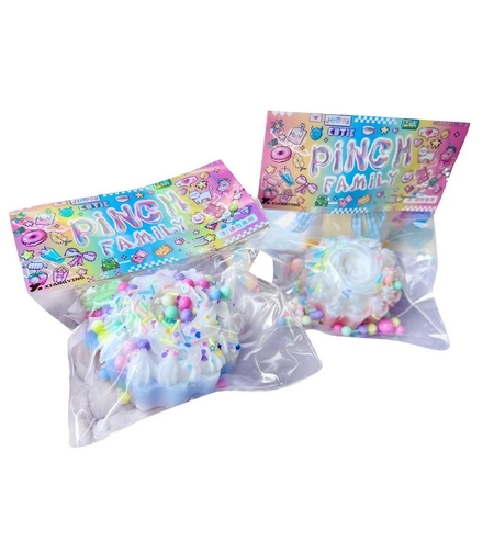 Jucarie Antistres Squishy, Flippy, cu Revenire Lenta, Squeeze Pinch Family, Model Prajitura, 8x8 cm, 90g, Ambalaj Transparent, Multicolor