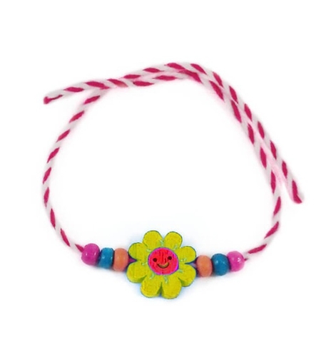 Martisor Bratara Multicolora pentru Copii Random, Snur Alb Rosu, Pandantive din Lemn, Colorate, Modele pentru Copii cu Specific Martisor