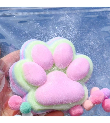 Jucarie Antistres Squishy, Flippy, cu Revenire Lenta, Model Labuta de Pisica Pufoasa, 12.5x10.5 cm, 220g, Squeeze Pinch Family, Ambalaj Transparent, Roz Curcubeu