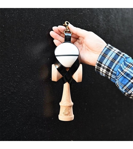 Husa pentru Kendama, Flippy, Husa de Depozitare pentru Kendama, din PVC rezistent, Catarama cu Agatare pentru Transportare, Forma Breloc 8, 12 x 6 cm, Negru