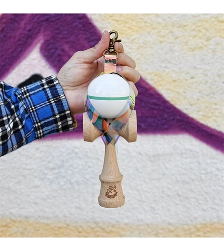 Husa pentru Kendama, Flippy, Husa de Depozitare pentru Kendama, din PVC rezistent, Catarama cu Agatare pentru Transportare, Forma Breloc 8, 12 x 6 cm, Magic Multicolor