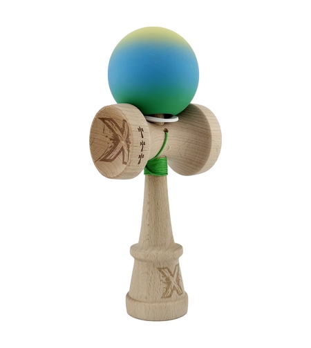 Kendama X Originala, Profesionala, Flippy, Cupe Mari KING SIZE V3, Rubber Grip, Gaura in Baza, Rulment Metalic, din lemn 18 cm, Ata 62/65 cm, Gradient Galben/Albastru/Verde