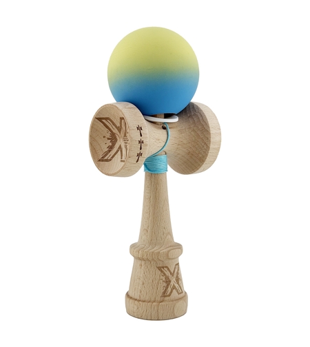 Kendama X Originala, Profesionala, Flippy, Cupe Mari KING SIZE V3, Rubber Grip, Gaura in Baza, Rulment Metalic, din lemn 18 cm, Ata 62/65 cm, Gradient Galben/Albastru deschis