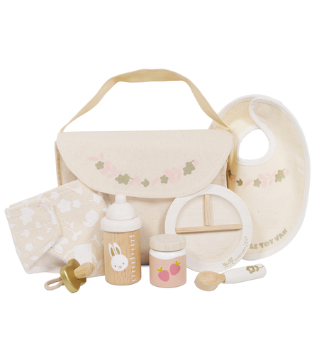 Set pentru schimbat si hranit bebelusi, Le Toy Van, 8 piese, 3 ani+