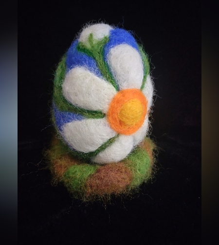 Великденско яйце с маргаритки