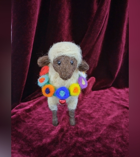 Бяло агне с венец