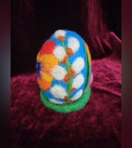 Великденско яйце с цветя