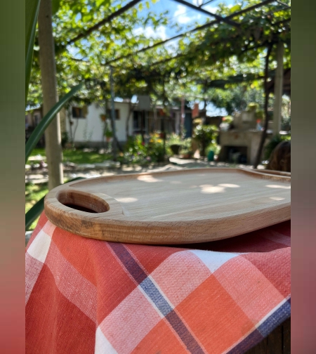 Дървен поднос с дръжки