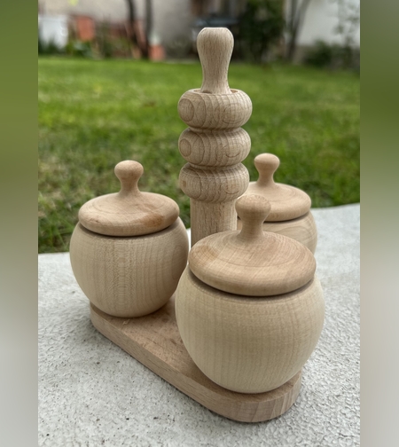 Тройна дървена солница