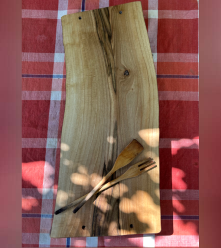 Дървено плато за сервиране с дръжки