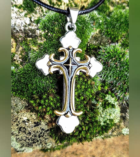 Изящен Кръст със Златист емайл