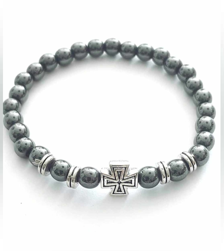 Гривна с Кръст от Хематит