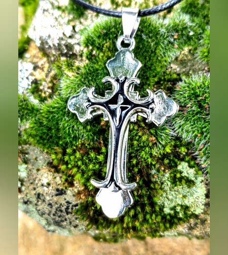Изящен Кръст със Сребрист емайл