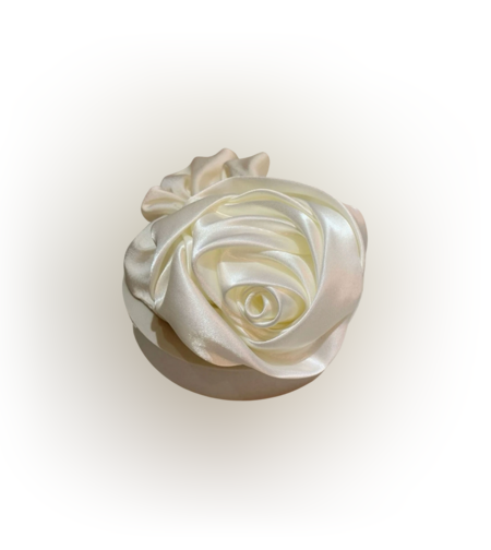 Rosette Scrunchie in BEYAZ