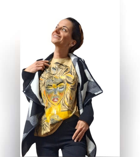 Тениска ръчна рисунка размер М