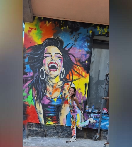 Рисунка върху фасада на къща