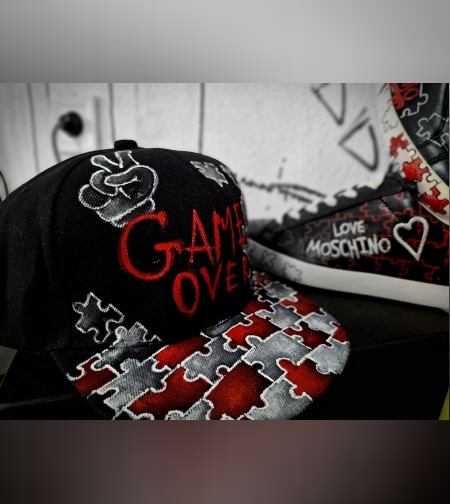 Шапка ръчно рисувана  ,регулируема ,унисекс!